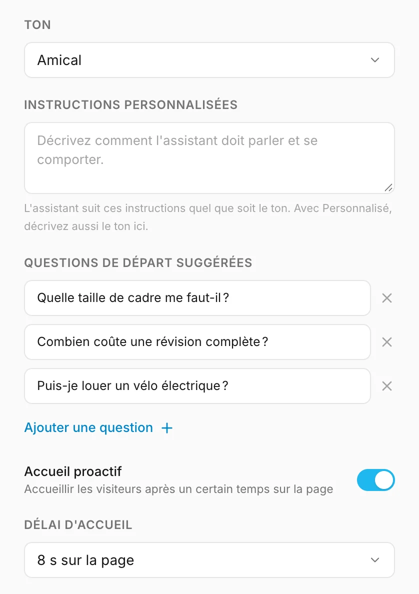 Ton, questions de départ suggérées et accueil proactif