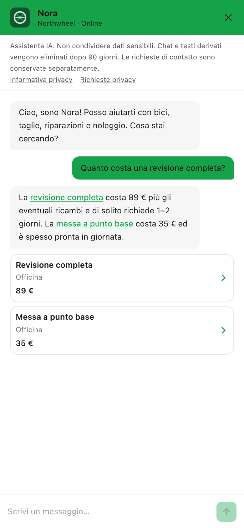 La chat su un telefono: a schermo intero, con una risposta e due schede servizio